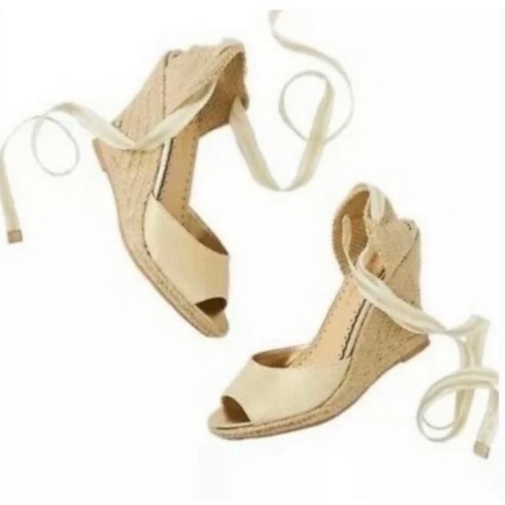 Lilly Pulitzer Alyssa Wedge Tie Sandals in Gold
Metallic Size 7.5